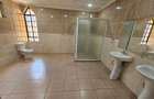 5 Bed Townhouse with En Suite in Kyuna - 12
