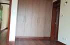 5 Bed Townhouse with En Suite at Lavington Road - 3