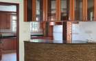 5 Bed House with En Suite in Lavington - 1