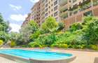4 Bed Apartment with En Suite at Facing Statehouse - 5
