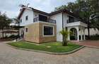 5 Bed Townhouse with En Suite in Runda - 2