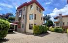 5 Bed Townhouse with En Suite at Riverside Drive - 1