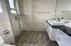 4 Bed Apartment with En Suite in Riverside - 17