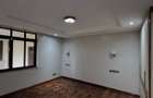 4 Bed Apartment with En Suite at Riverside Drive - 14