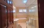3 Bed Apartment with En Suite in Brookside - 12