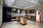 5 Bed Townhouse with En Suite at Convent Drive - 12