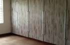 5 Bed House with En Suite at Rosslyn - 10