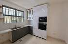 4 Bed Apartment with En Suite in Rosslyn - 6