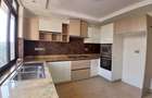 3 Bed Apartment with En Suite in Riverside - 13