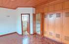 5 Bed Townhouse with En Suite at Lavington Green - 14