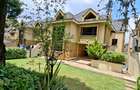 5 Bed House with En Suite in Lavington - 1