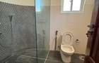 1 Bed Apartment with En Suite at 3Rd Avanue - 8