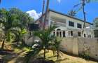 6 Bed Villa with En Suite at Aloo Drive Residence - 1