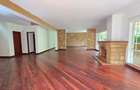 5 Bed Townhouse with En Suite at Rossylin Lone Tree - 8
