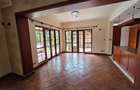 4 Bed House with En Suite in Ridgeways - 2