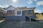 4 Bed House with En Suite at Kahuho - 2