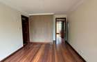 5 Bed Townhouse with En Suite in Lavington - 14