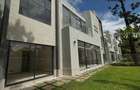 5 Bed Townhouse with En Suite in Lavington - 2