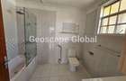 4 Bed House with En Suite in Rosslyn - 12