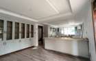 5 Bed House with En Suite in Runda - 14