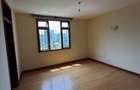 3 Bed Apartment with En Suite at Riverside Drive - 9