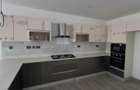 5 Bed Townhouse with En Suite in Lavington - 4