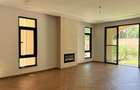 6 Bed Townhouse with En Suite in Lavington - 9