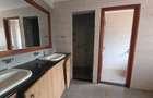 5 Bed Villa with En Suite in Gigiri - 9