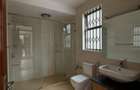5 Bed Townhouse with En Suite in Lavington - 12