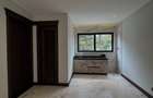 5 Bed House with En Suite in Nyari - 5