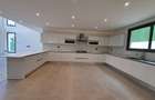 5 Bed Townhouse with En Suite in Lavington - 2