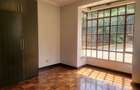 5 Bed Villa with En Suite at Lonetree - 8