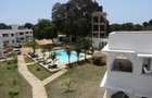2 Bed Apartment with En Suite at As82 - 6