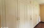 5 Bed House with En Suite at Off Un Avenue - 16