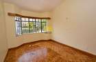 5 Bed Villa with En Suite in Riverside - 18