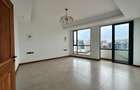 4 Bed Apartment with En Suite at Riverside Drive - 14