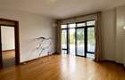 5 Bed Villa with En Suite in Spring Valley - 12