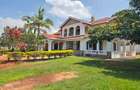 5 Bed House with En Suite in Runda - 1