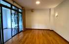 5 Bed Townhouse with En Suite in Spring Valley - 9