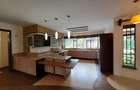 5 Bed House with En Suite at Lake View - 13