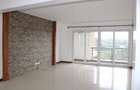 4 Bed Apartment with En Suite in Parklands - 11