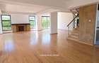 4 Bed House with Garden in Garden Estate - 10