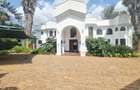 5 Bed House with En Suite at Nyari - 2