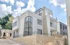 5 Bed Villa with En Suite in Lavington - 1