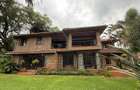 5 Bed Townhouse with En Suite in Spring Valley - 1