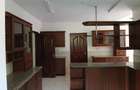 5 Bed Townhouse with En Suite in Rosslyn - 2