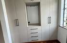 5 Bed Villa with En Suite in Garden Estate - 16