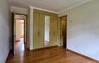 4 Bed Townhouse with Walk In Closet at Near The Hub Mall - 17