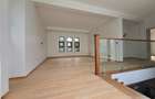 5 Bed House with En Suite in Lavington - 12