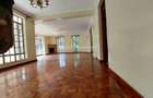 5 Bed Townhouse with En Suite in Lavington - 10